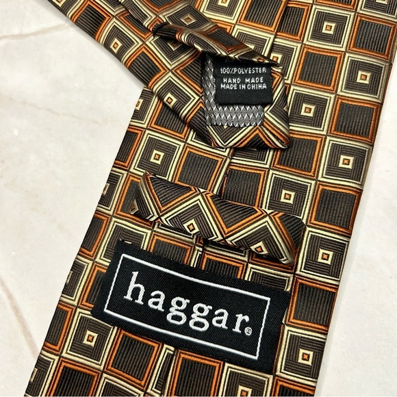 Haggar 59” Polyester Pattern Tie in Brown and Orange - Picture 3 of 3